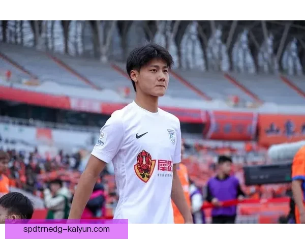 足球新星技术榜公布，年轻球员表现亮眼引发关注