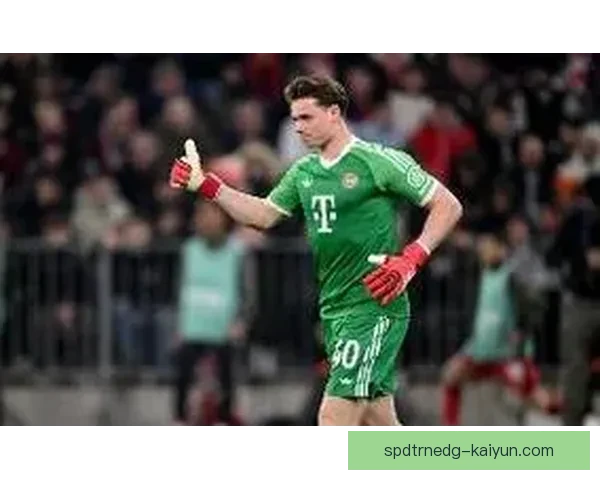 曼努埃尔·诺伊尔状态回暖，成为拜仁慕尼黑后防线的坚实屏障