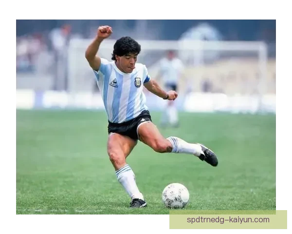 恰尔汗奥卢进攻体系适配性分析：中场核心作用持续提升